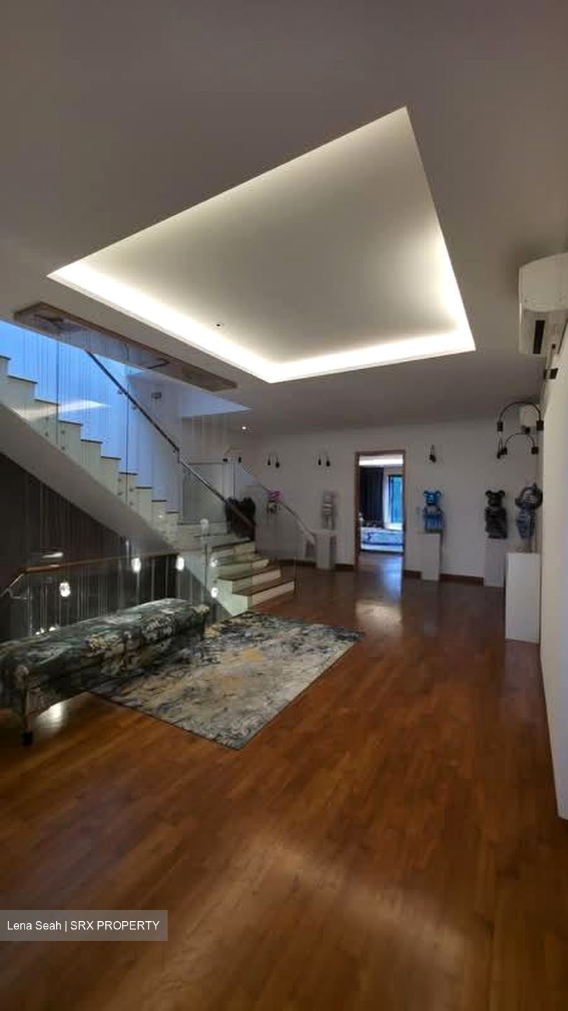 Macpherson Road (D13), Terrace #543064531